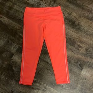 Savage barbell workout leggings crop